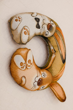 Подушка декоративная игрушка С любовью зайчата 30*40