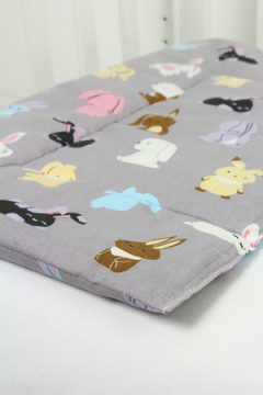 Подушка тонкая 40х60 арт. ПДТ/цветные зайки