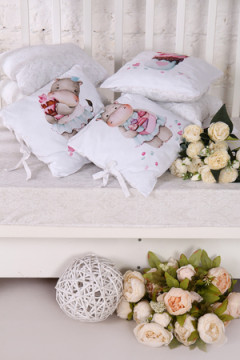 Бортик в кроватку из 12 подушечек на молнии с принтом арт. БРК-12П