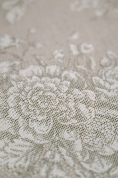 Скатерть Шантильи с кружевом круглая