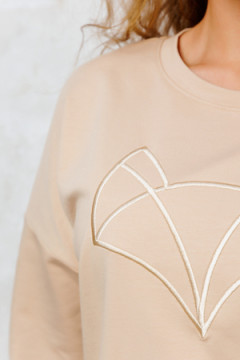 Футболка с вышивкой 342BEG