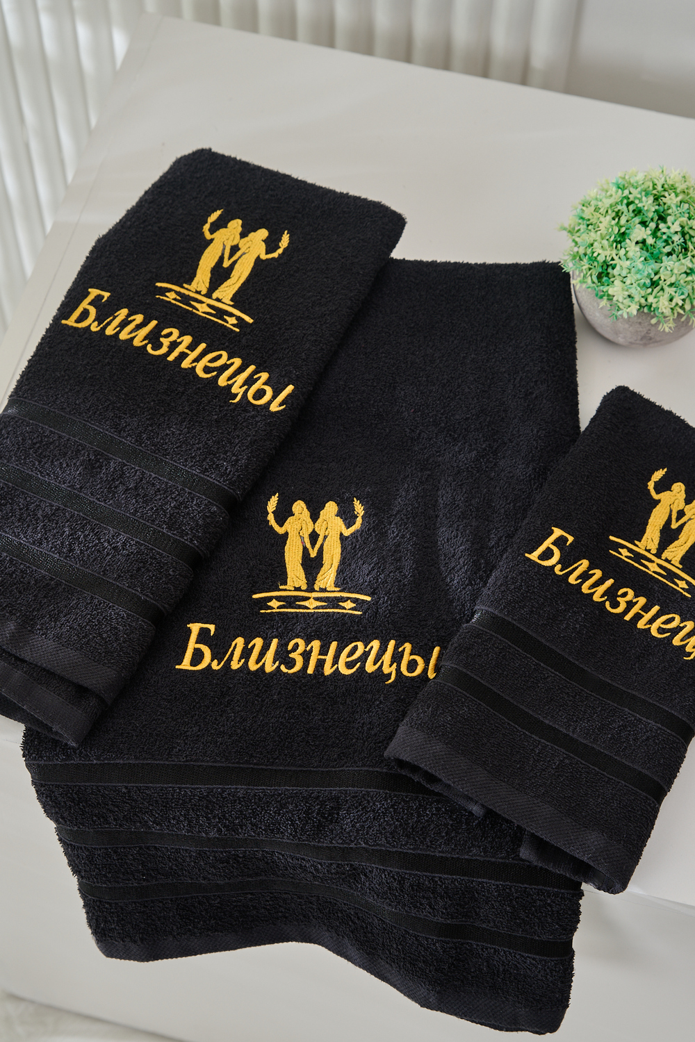 14418/10 Знаки зодиака полотенце махровое плотность 350гр черный+близнецы
