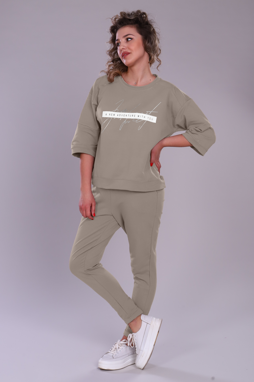 Костюм женский с брюками и кофтой 303 бежевый