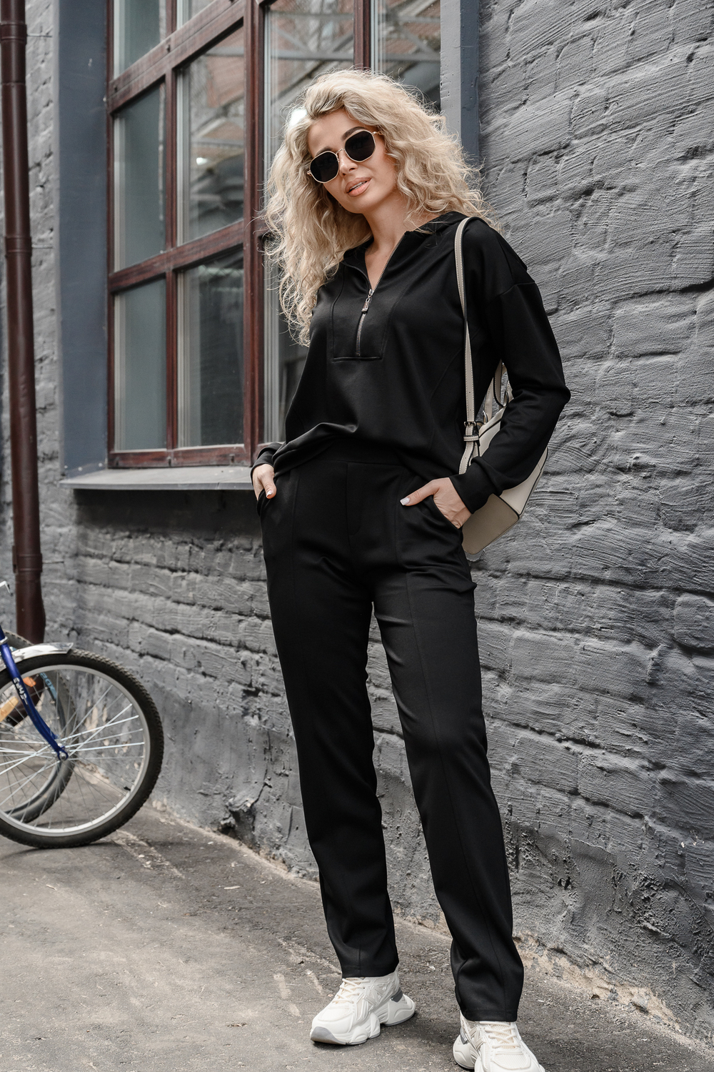 Костюм спортивный без начеса на молнии 43065 черный